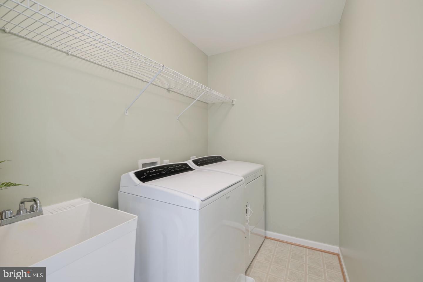 HAWTHORNE - Residential Lease