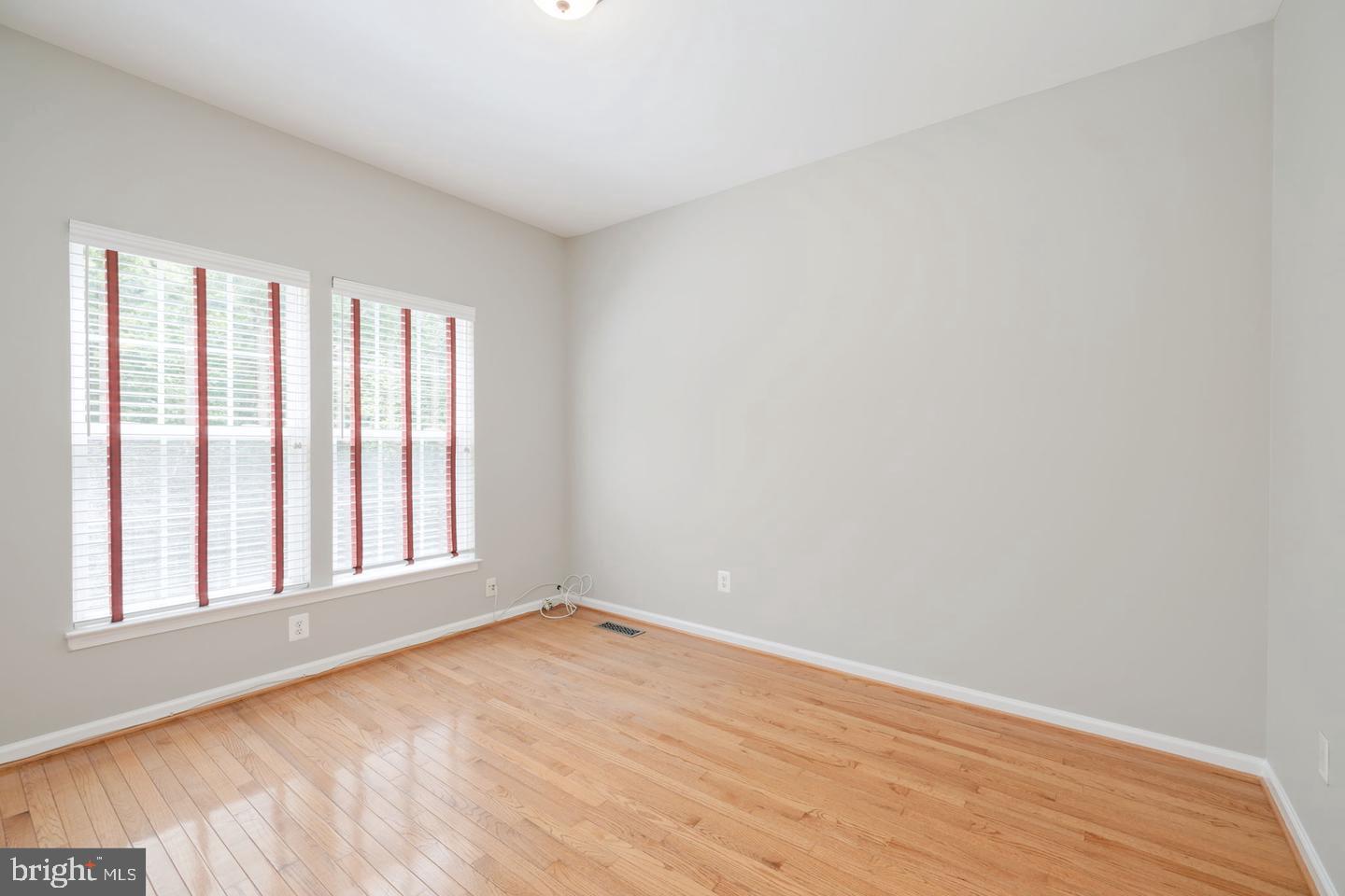 HAWTHORNE - Residential Lease