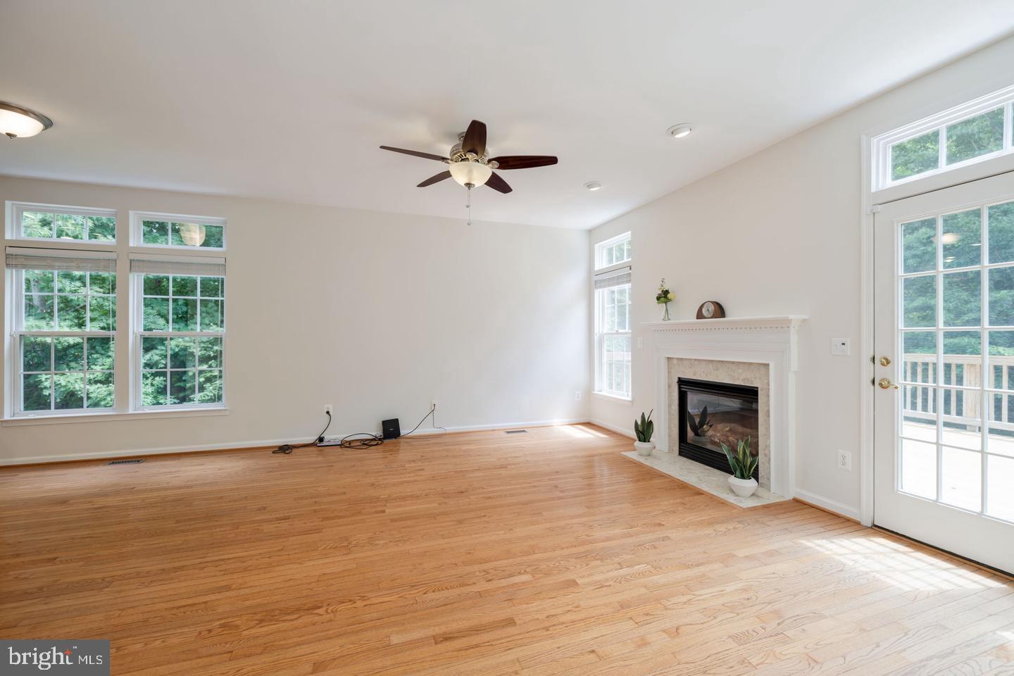 HAWTHORNE - Residential Lease