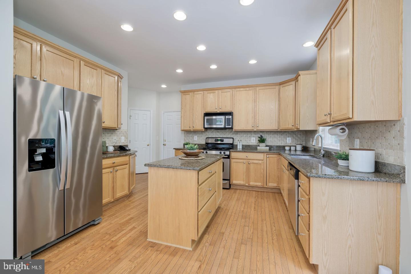 HAWTHORNE - Residential Lease