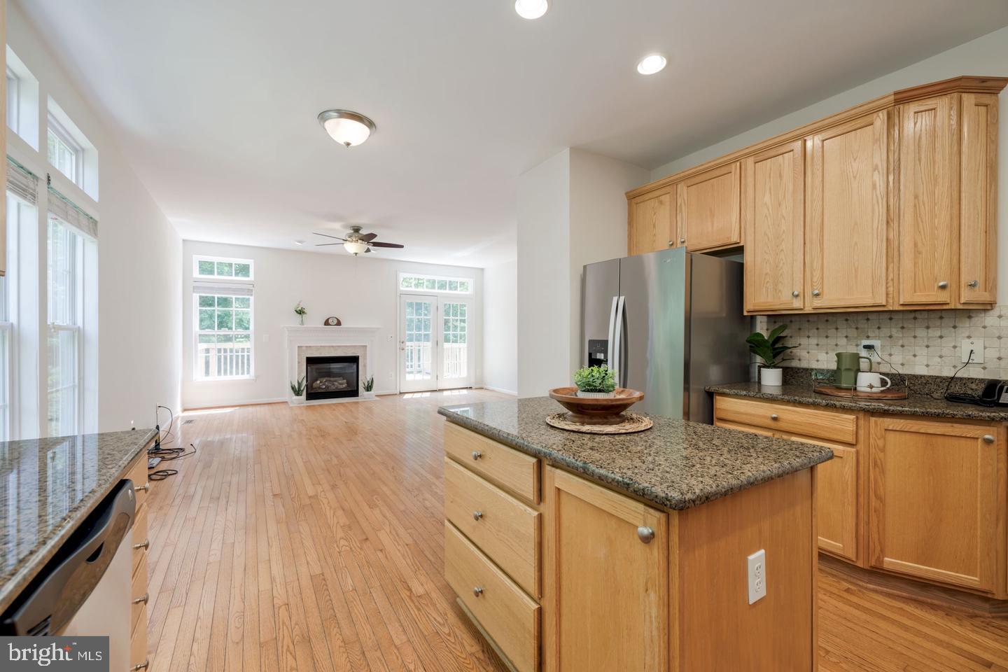 HAWTHORNE - Residential Lease