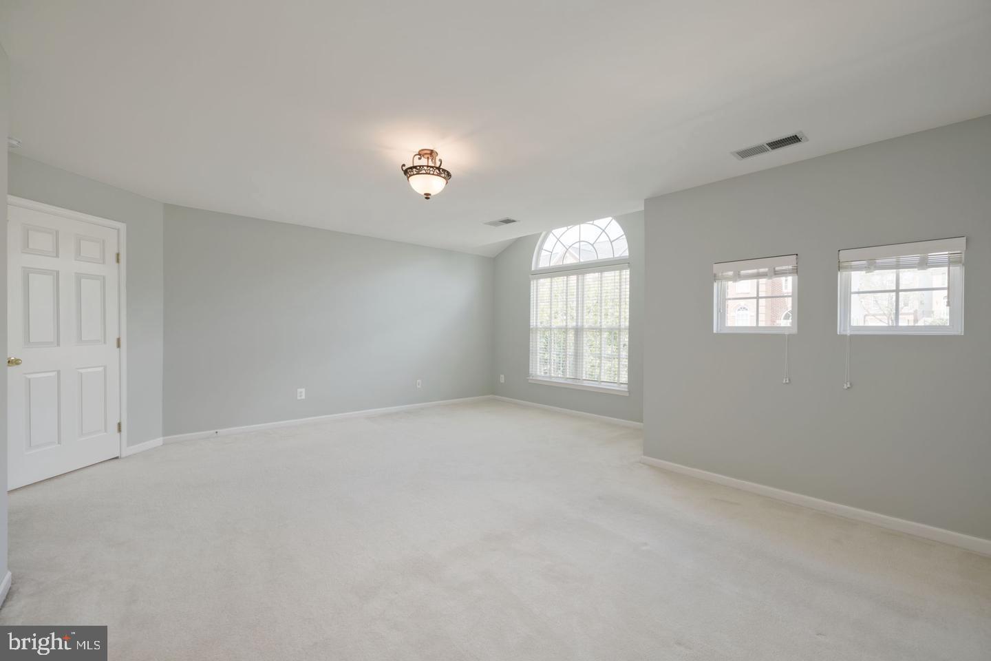 HAWTHORNE - Residential Lease