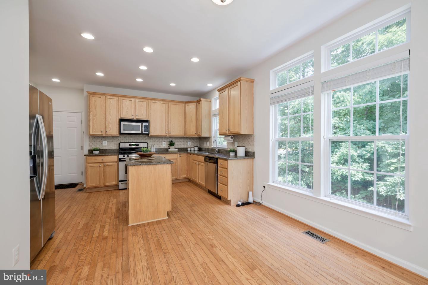 HAWTHORNE - Residential Lease