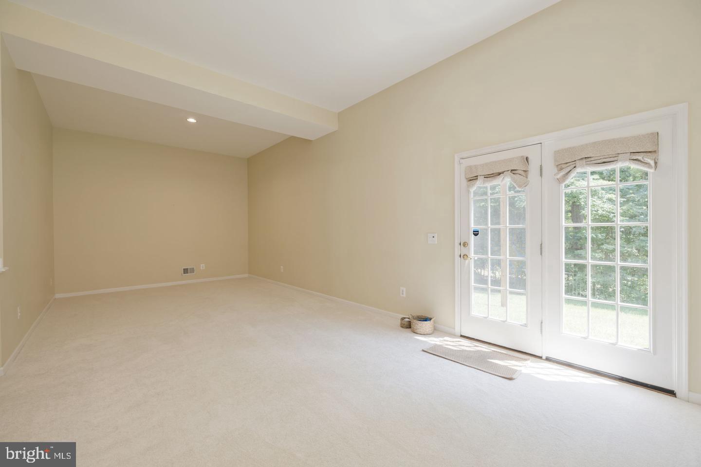 HAWTHORNE - Residential Lease