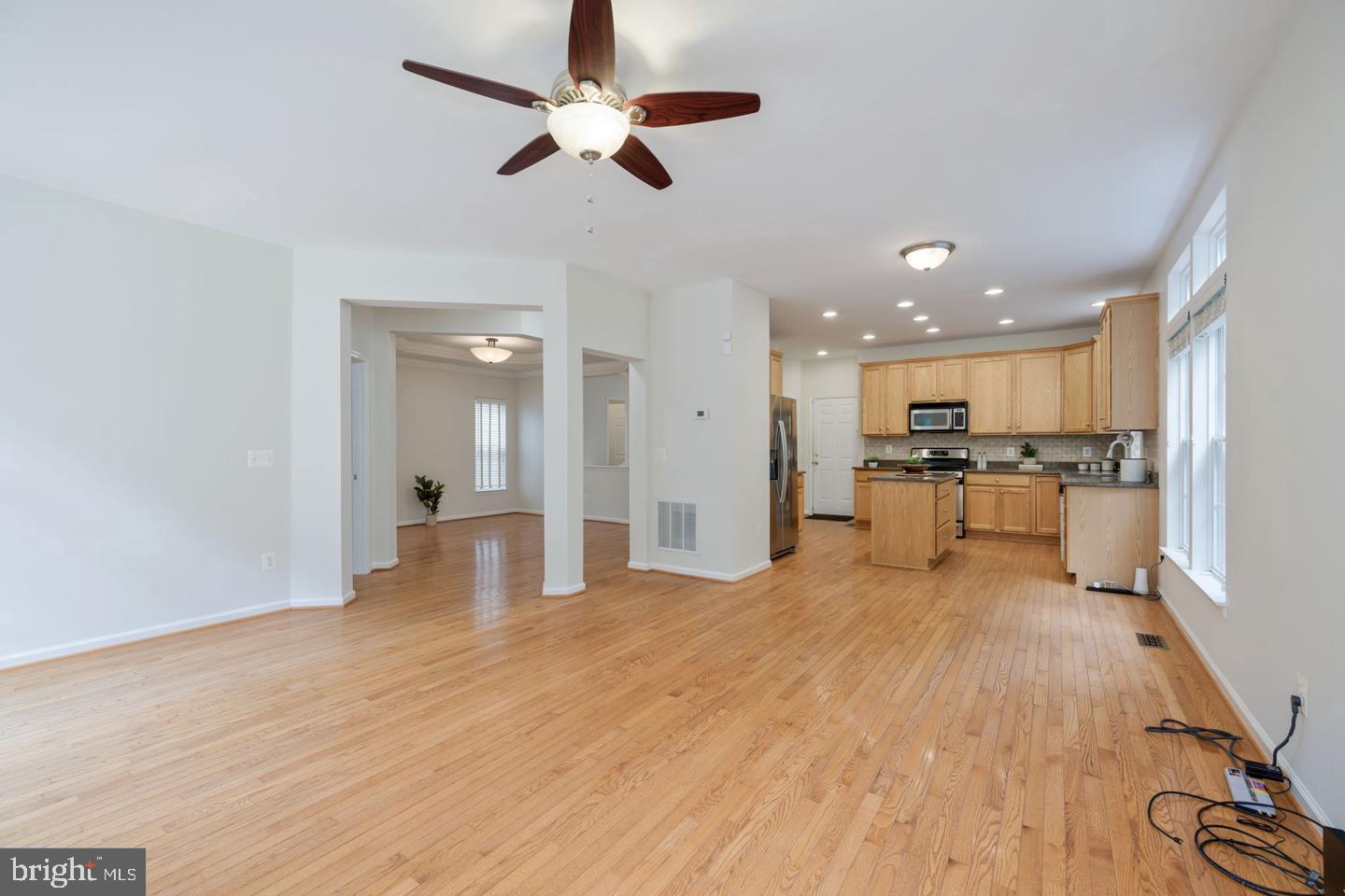 HAWTHORNE - Residential Lease