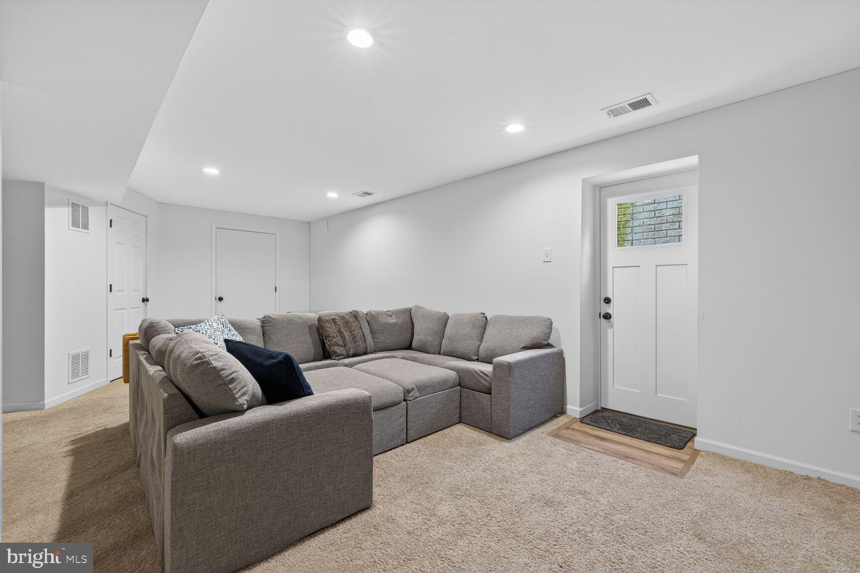 HAWK RIDGE FARM - Residential