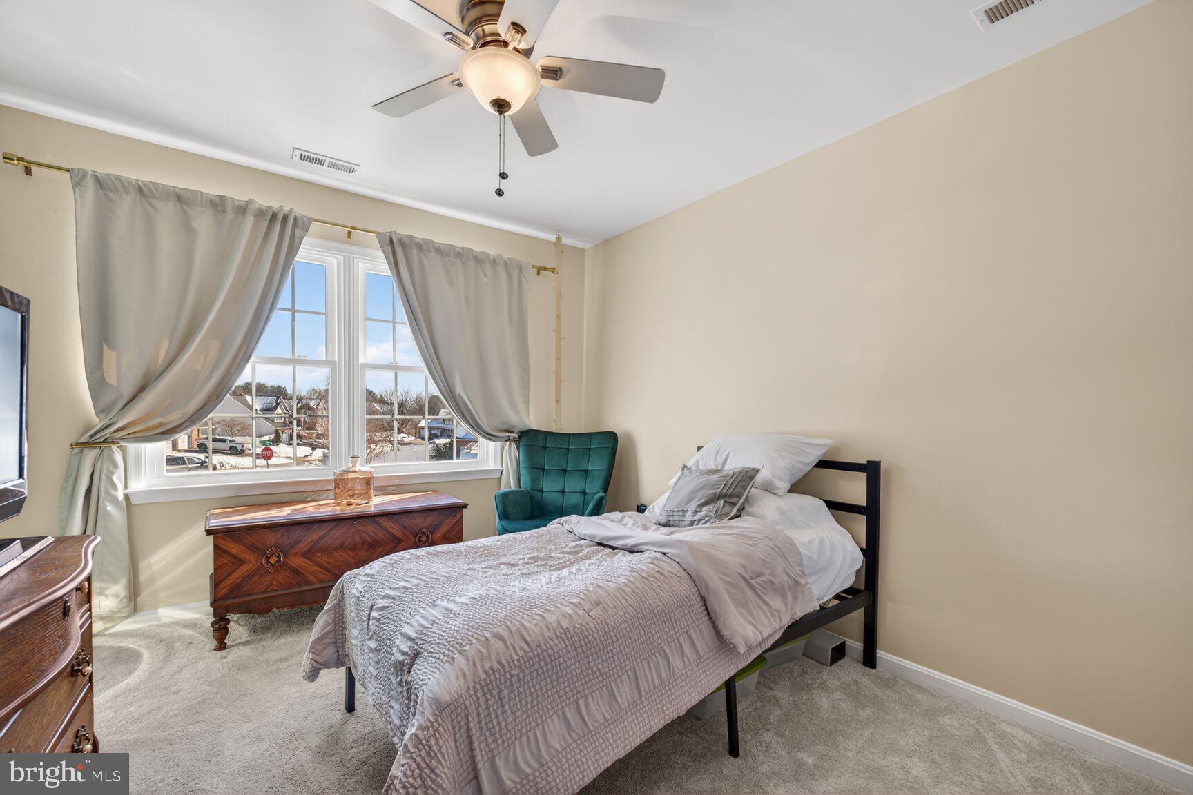 HAWK RIDGE FARM - Residential