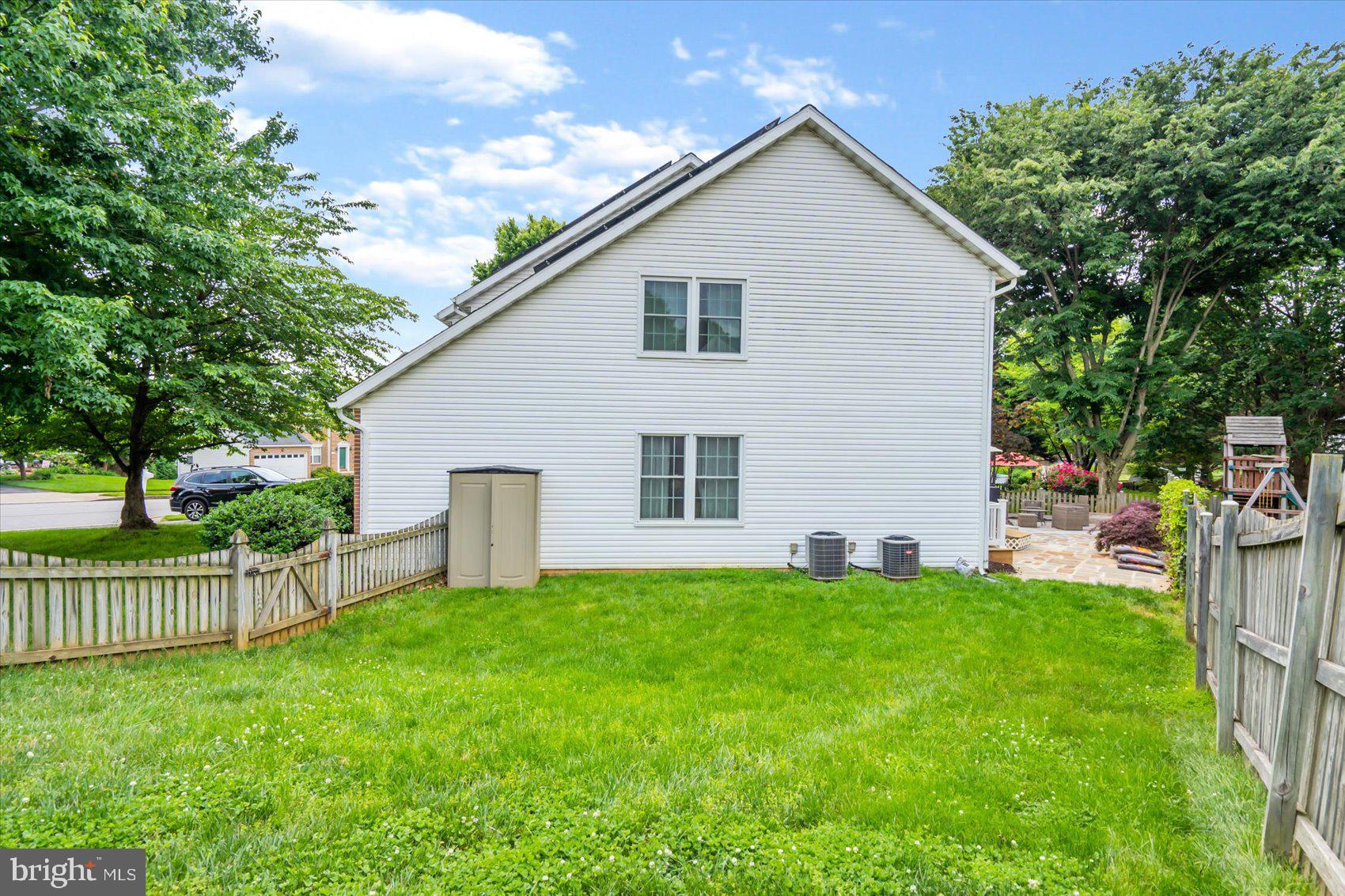 HAWK RIDGE FARM - Residential