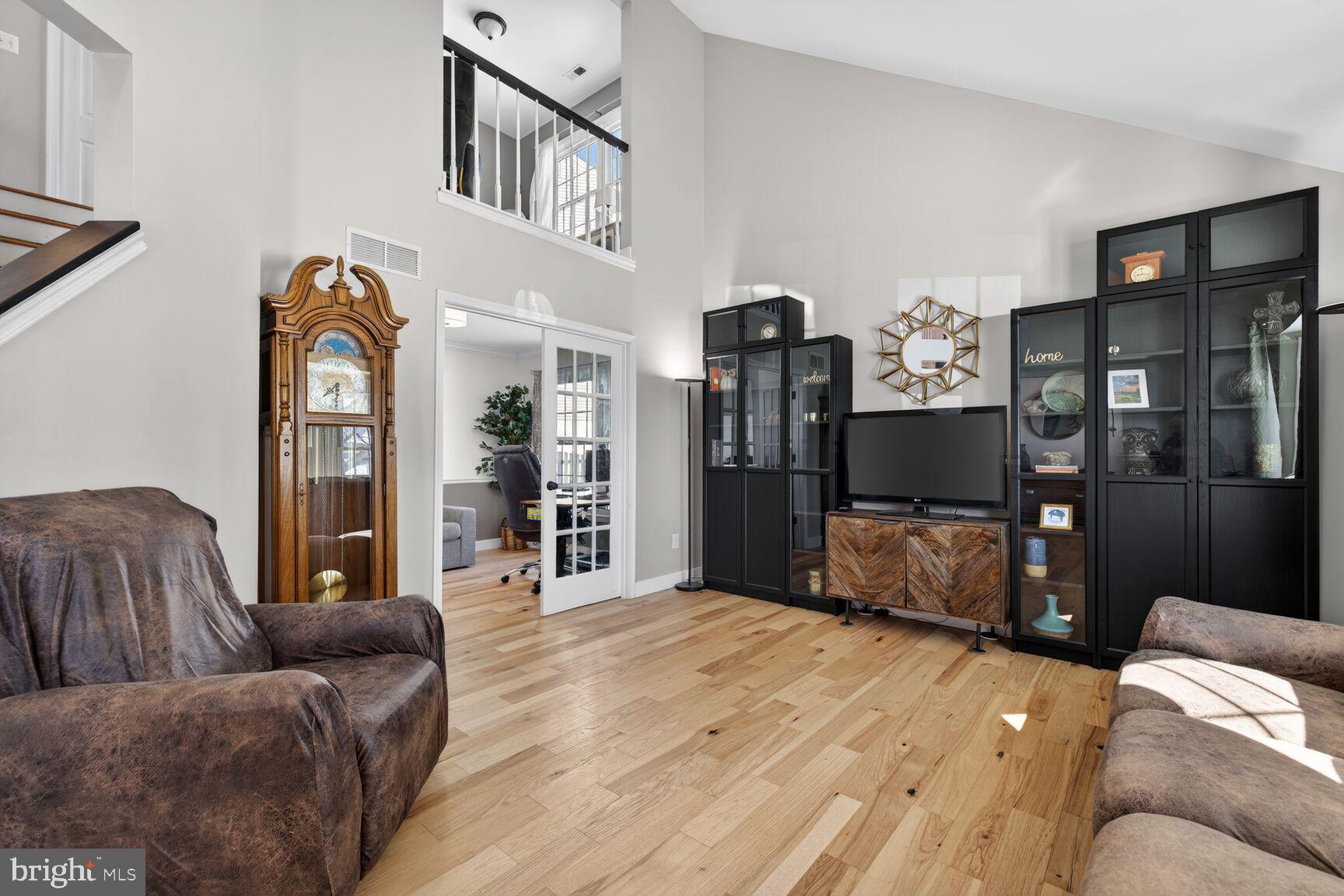 HAWK RIDGE FARM - Residential