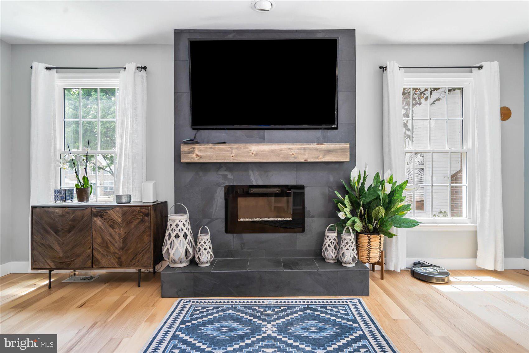 HAWK RIDGE FARM - Residential