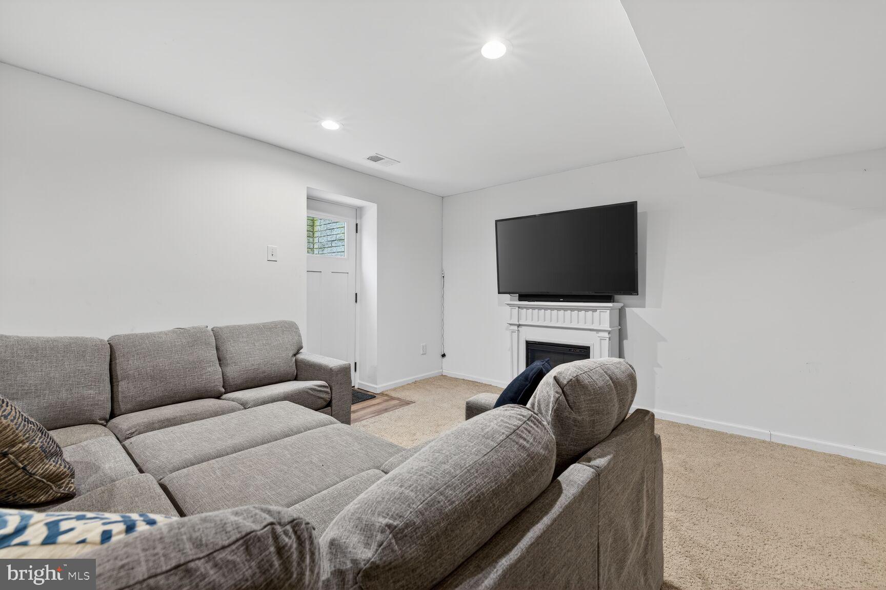 HAWK RIDGE FARM - Residential