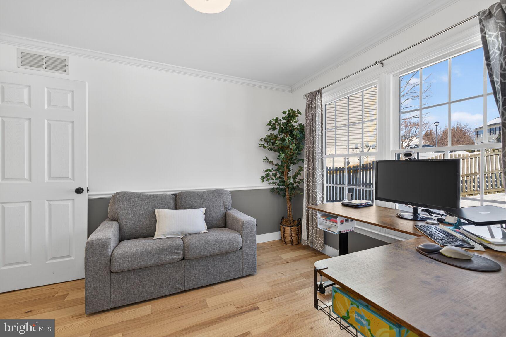 HAWK RIDGE FARM - Residential