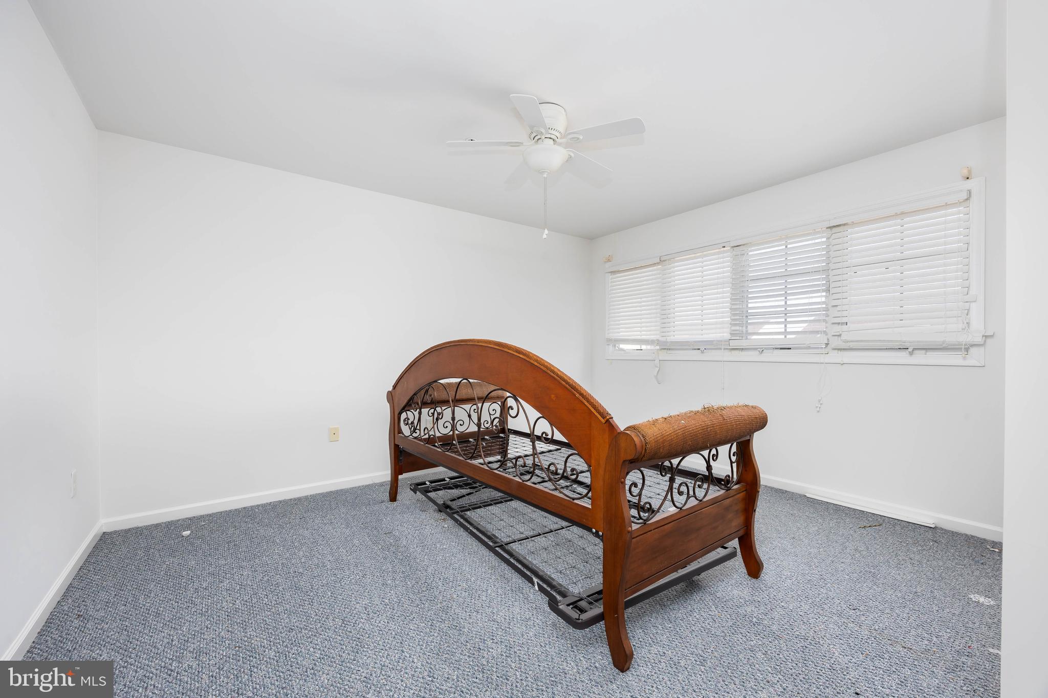 WATERS EDGE - Residential