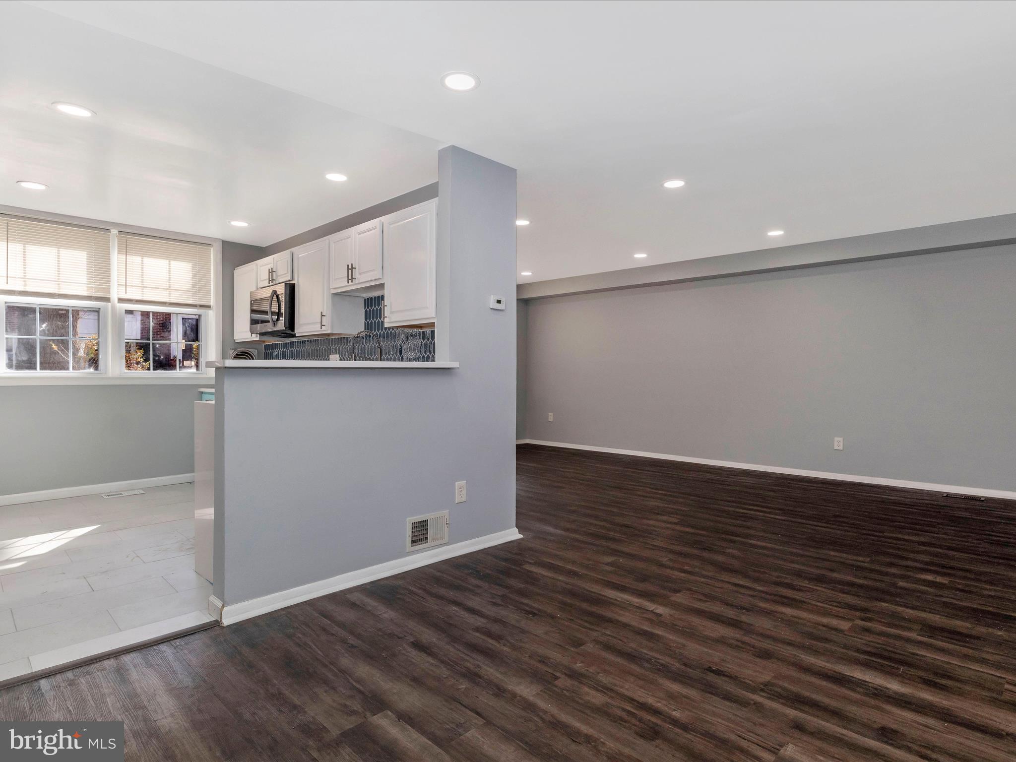 HOMELAND SOUTHWAY - Residential Lease