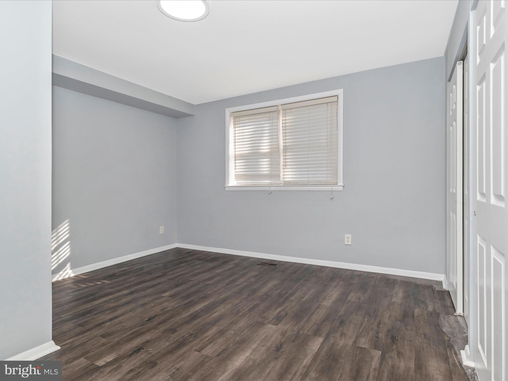 HOMELAND SOUTHWAY - Residential Lease