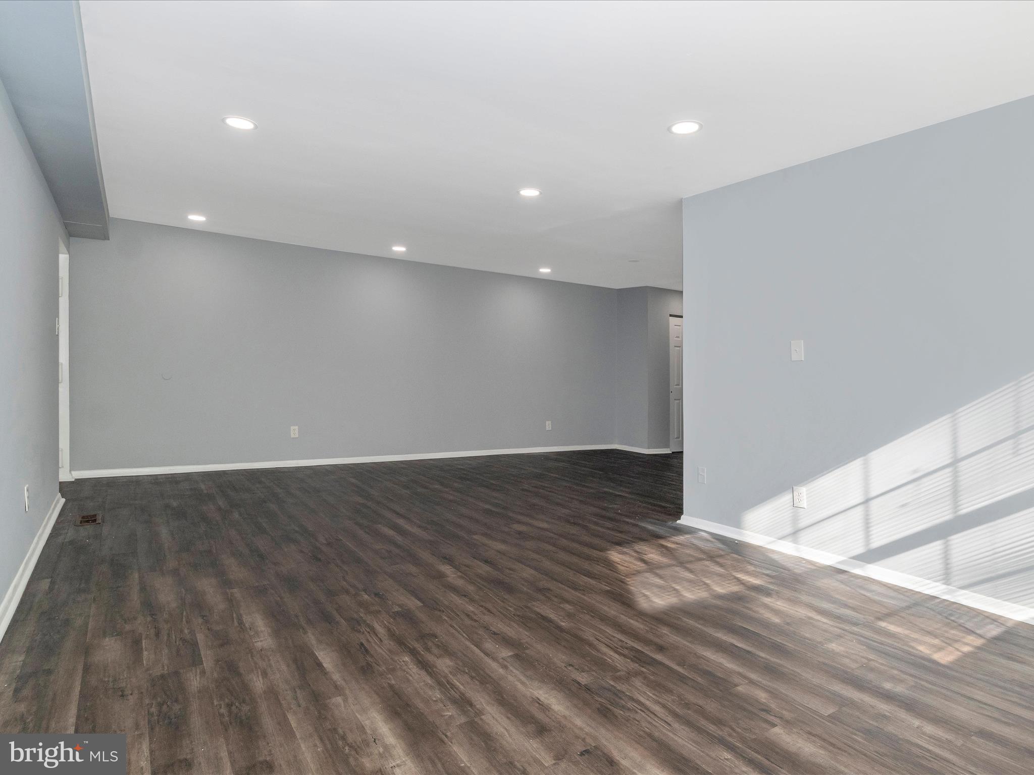 HOMELAND SOUTHWAY - Residential Lease