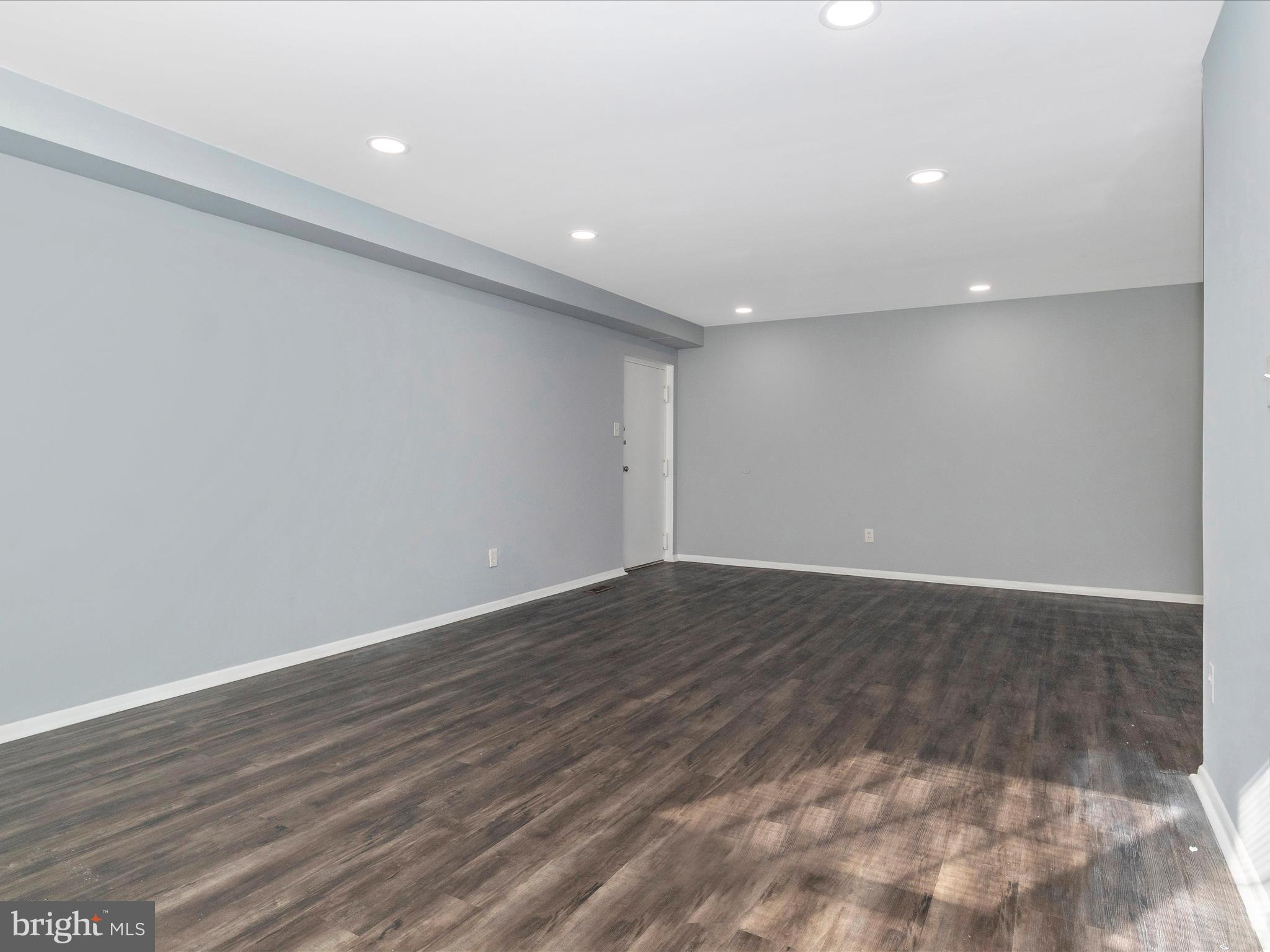 HOMELAND SOUTHWAY - Residential Lease