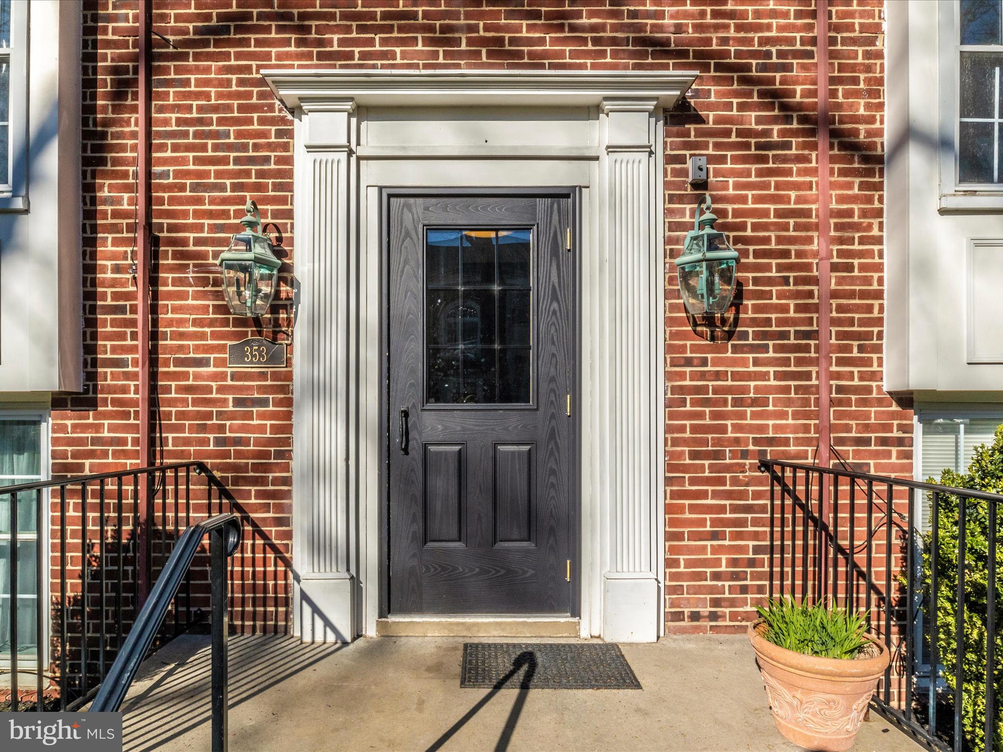 HOMELAND SOUTHWAY - Residential Lease