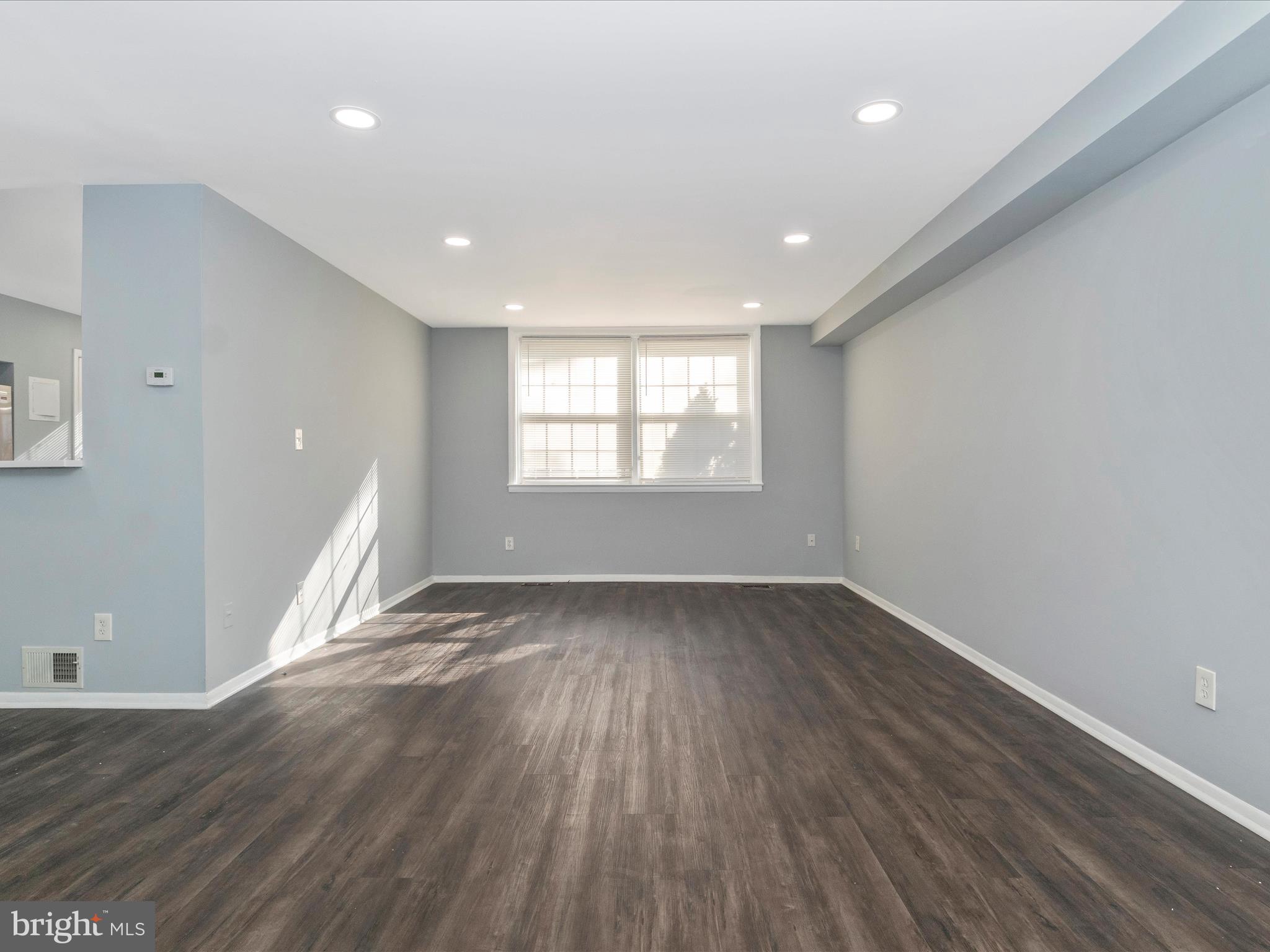 HOMELAND SOUTHWAY - Residential Lease