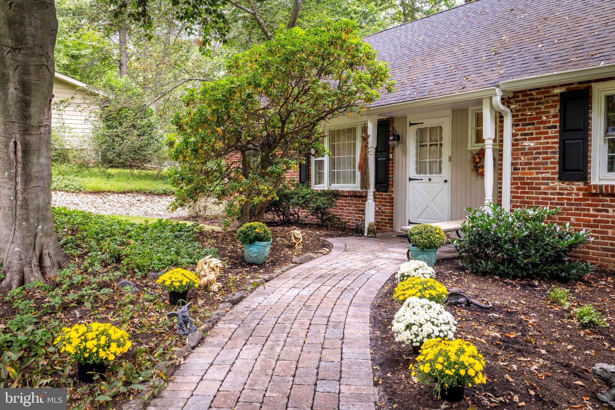 2350 FAIRWAY ROAD