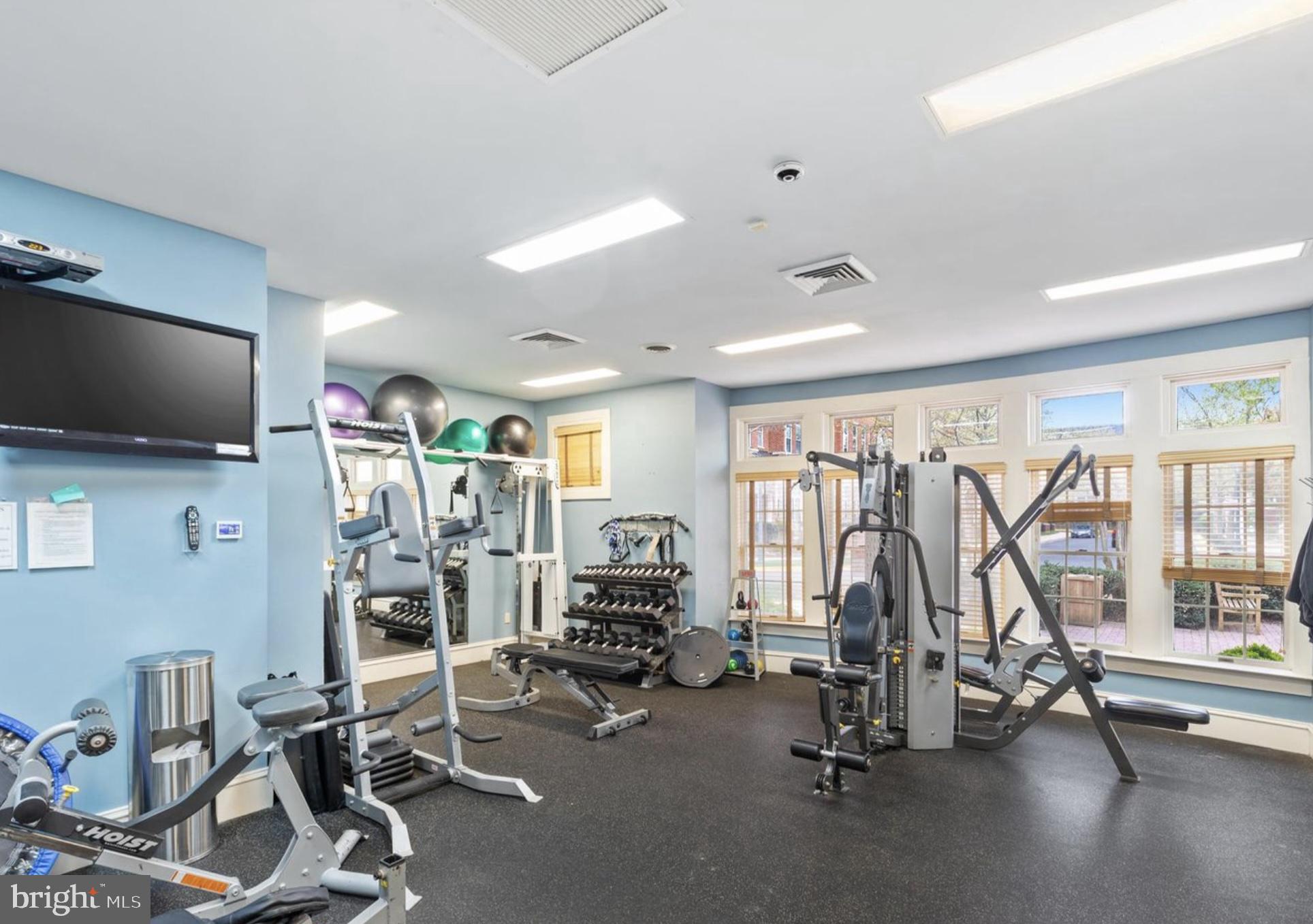 MADISON PARK AT WEST MARKET - Residential