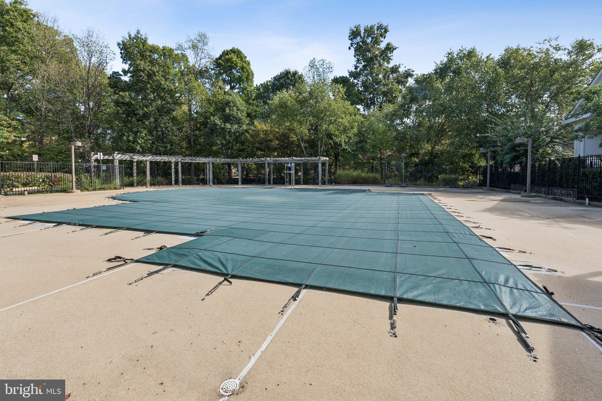 MADISON PARK AT WEST MARKET - Residential