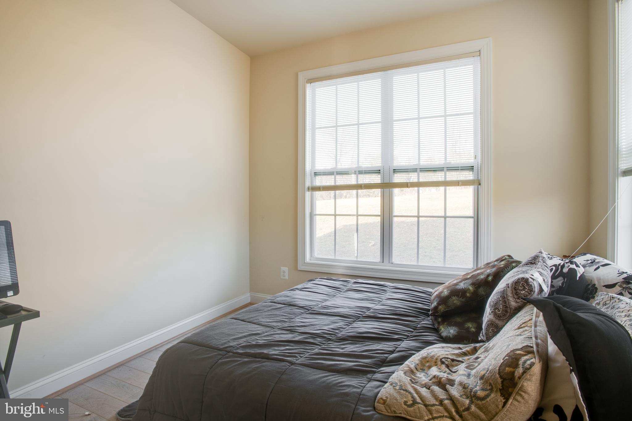 OAK KNOLL FARMS - Residential