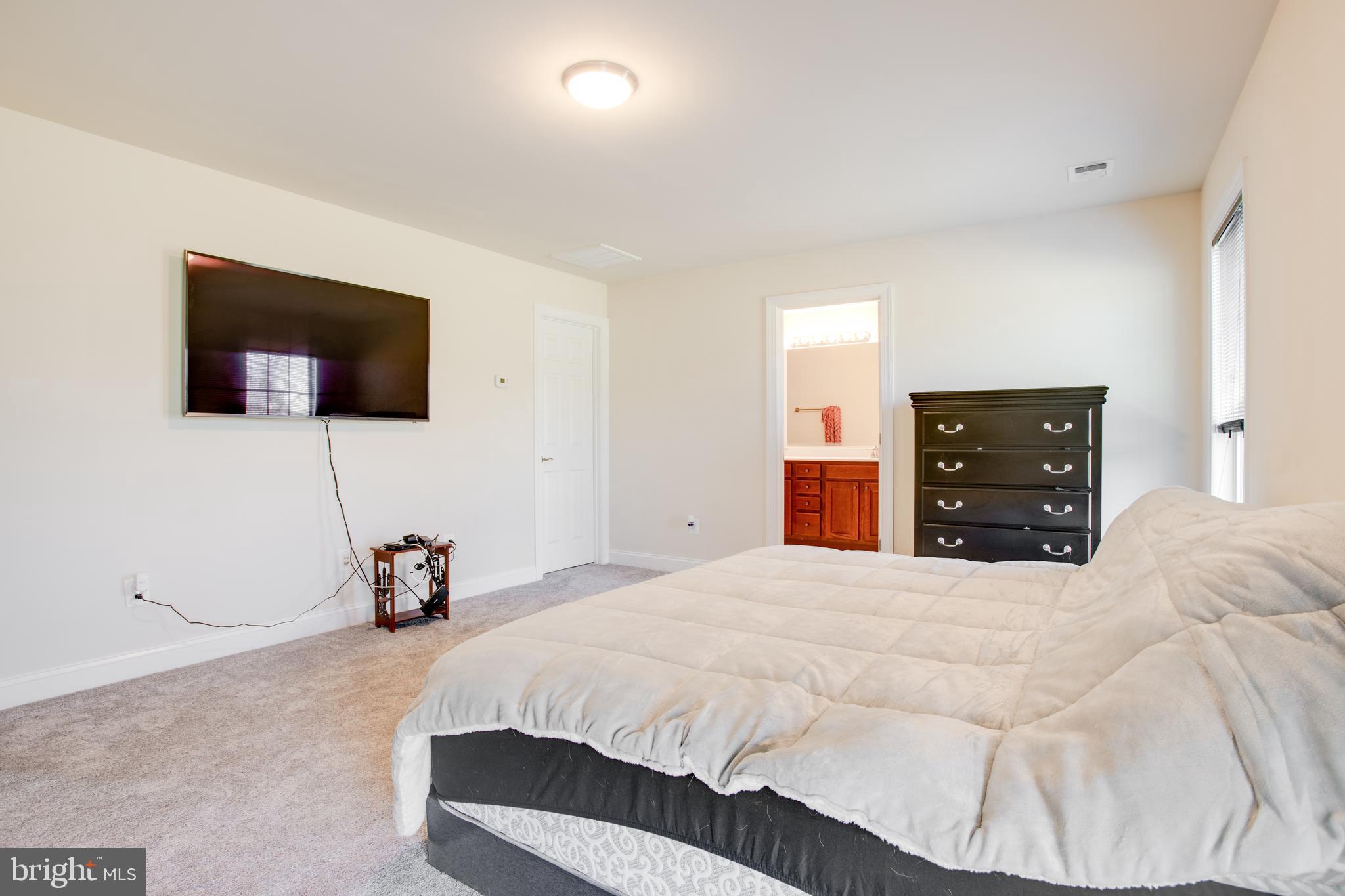 OAK KNOLL FARMS - Residential