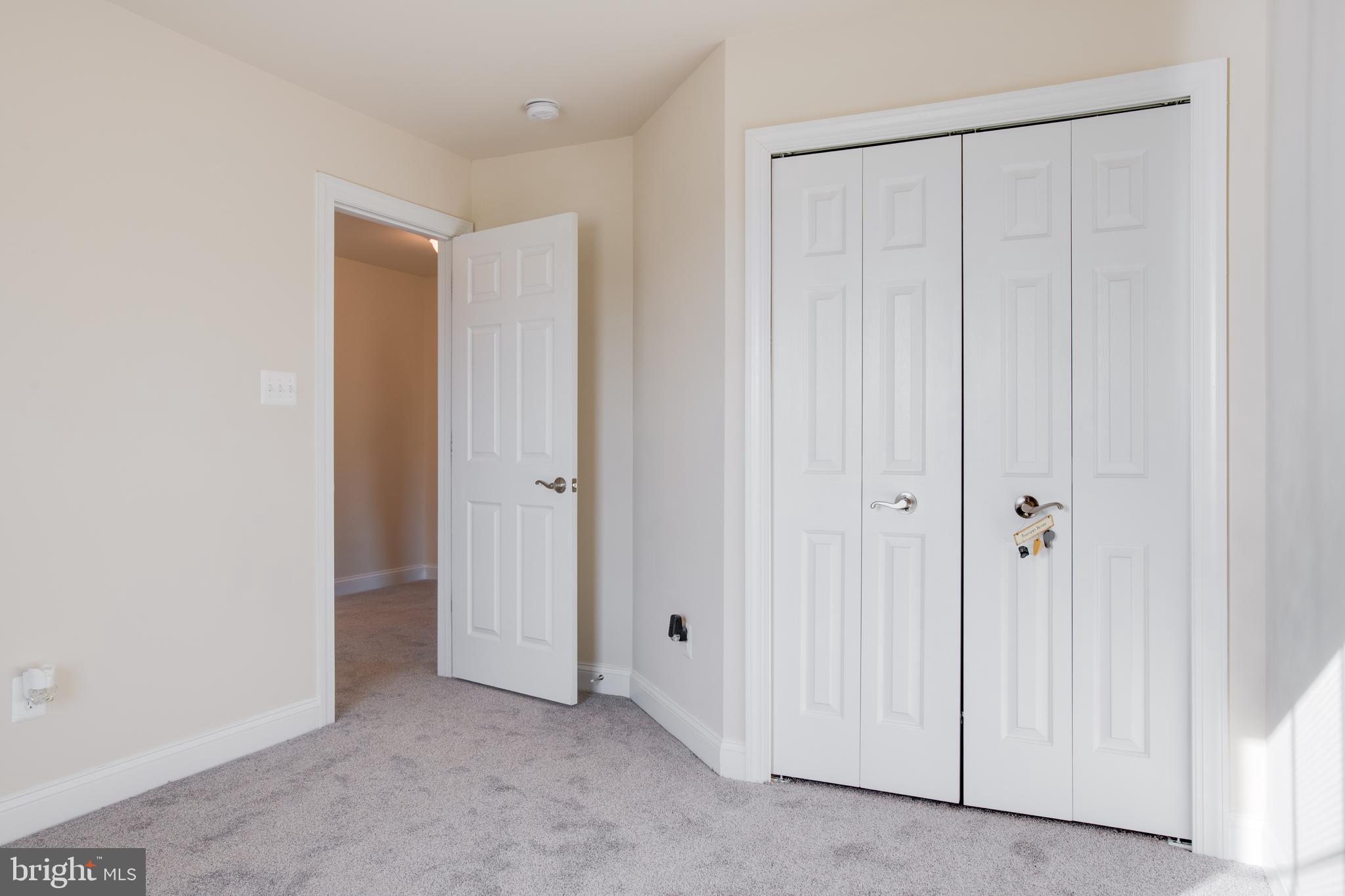 OAK KNOLL FARMS - Residential