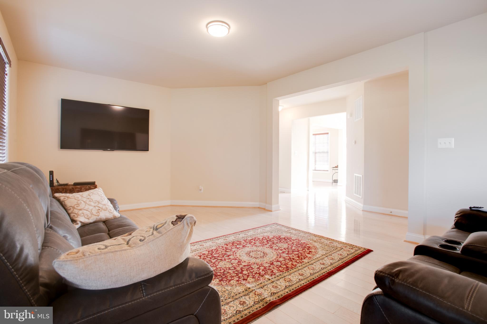 OAK KNOLL FARMS - Residential