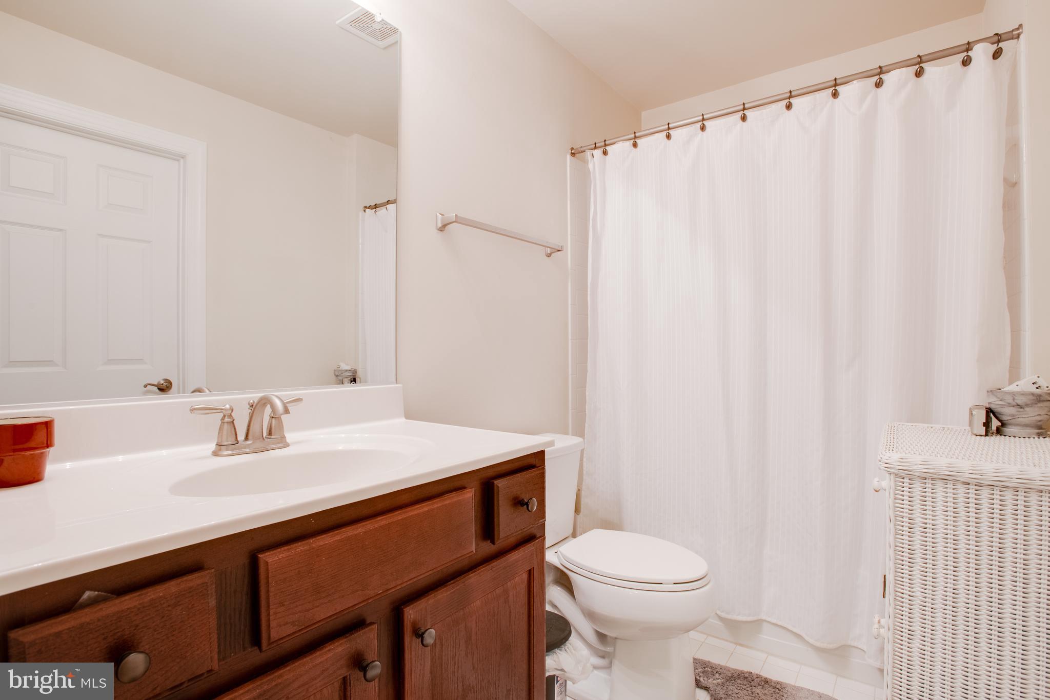 OAK KNOLL FARMS - Residential