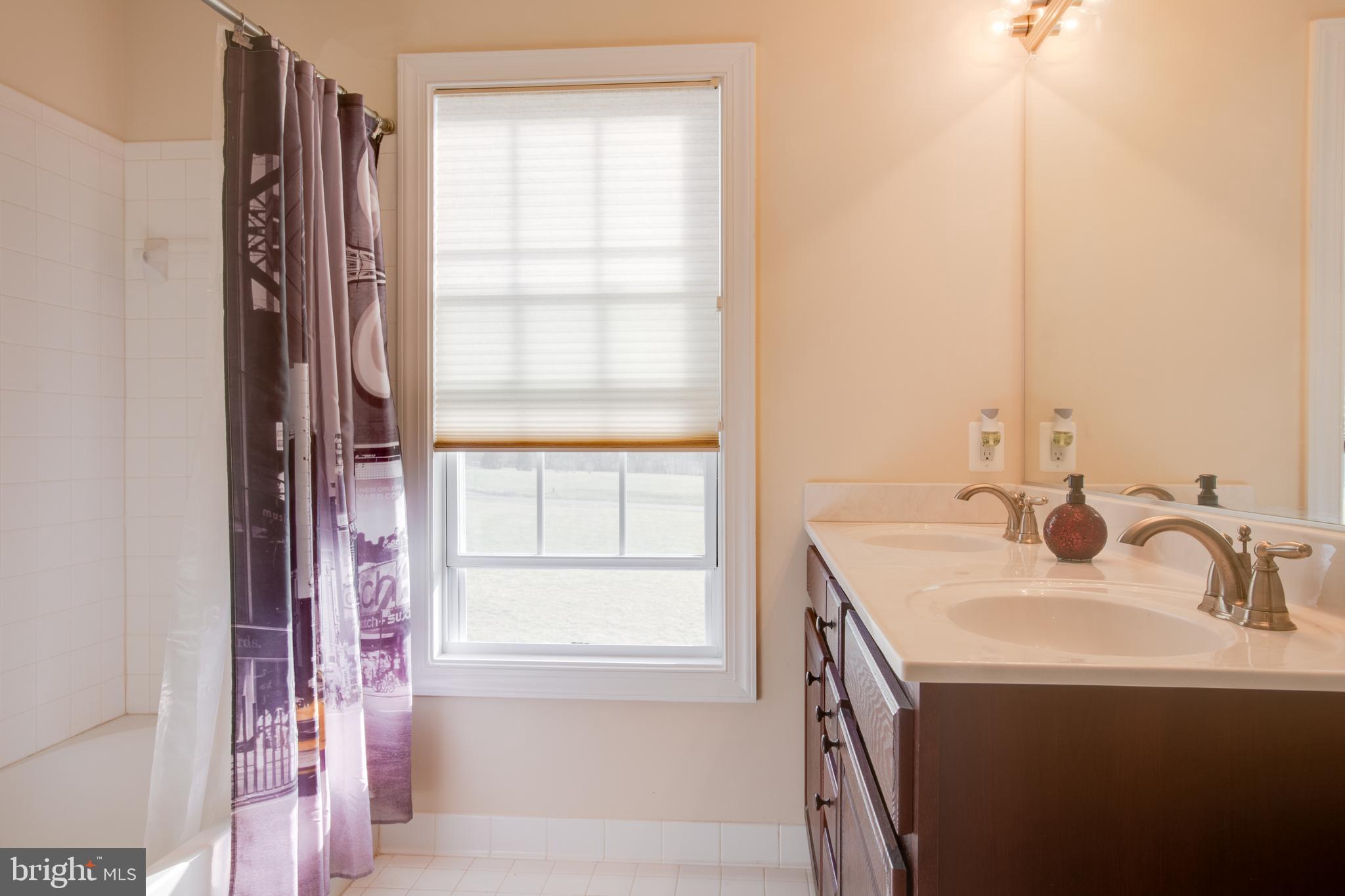 OAK KNOLL FARMS - Residential