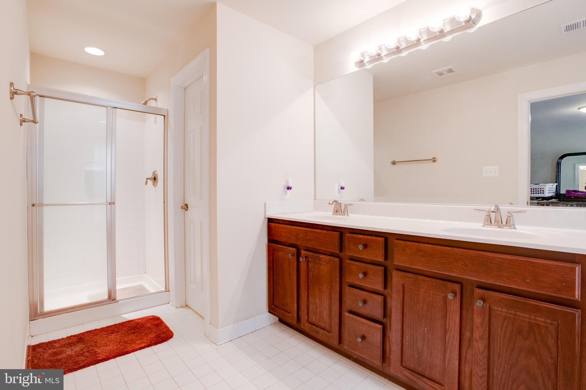 OAK KNOLL FARMS - Residential