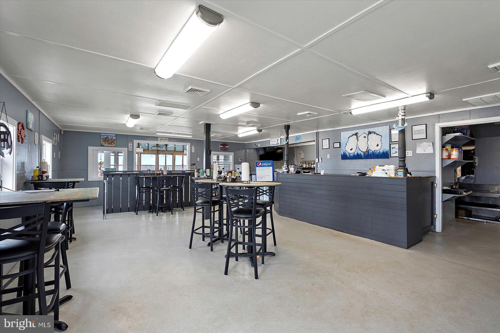 2118 HARBOR DRIVE