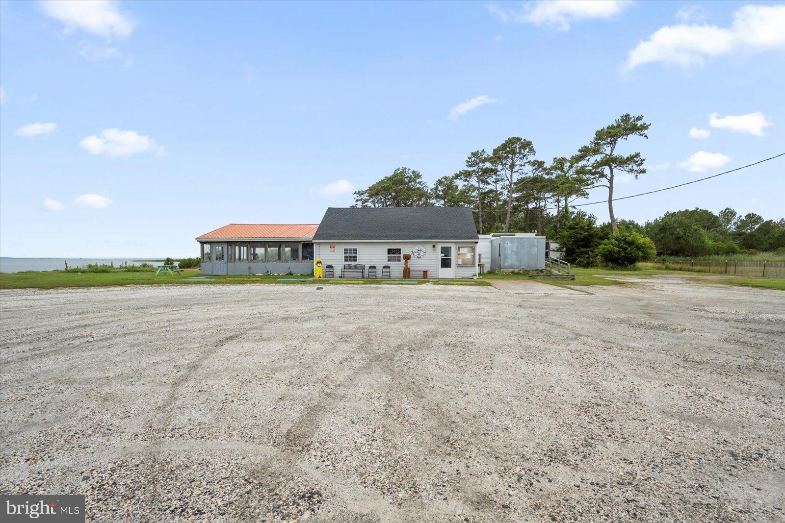 2118 HARBOR DRIVE