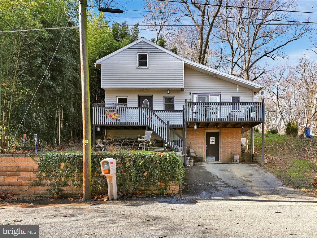 Photo of 660 Sycamore Drive, Columbia, PA 17512 (MLS # PALA2044698)