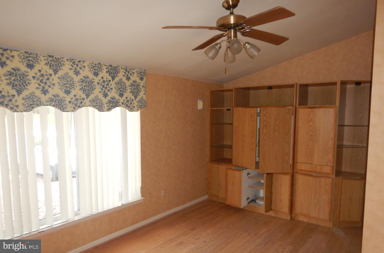 ANNEN WOODS - Residential