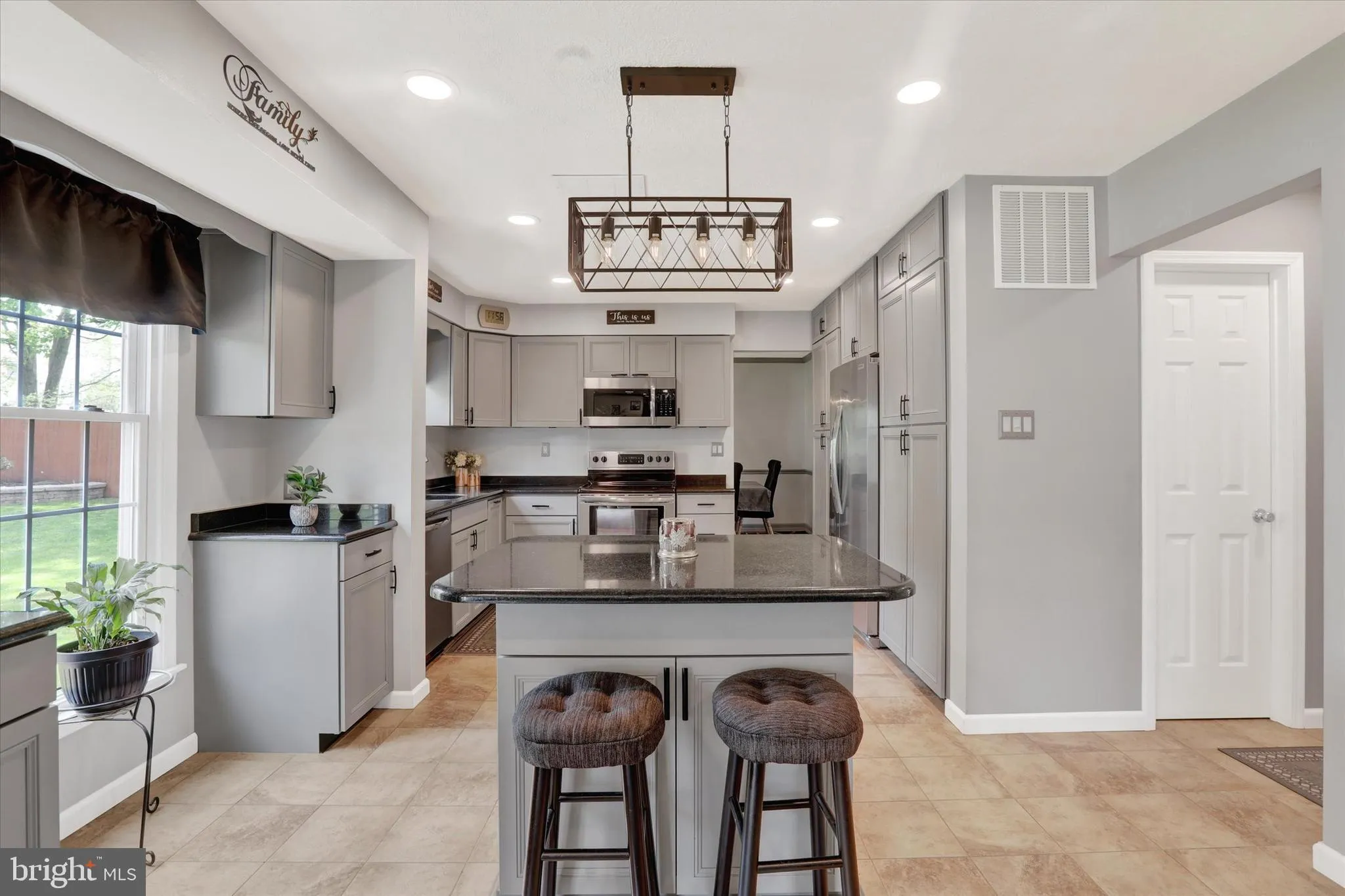 Langhorne, Pennsylvania 19047, United States, 4 Bedrooms Bedrooms, ,3 BathroomsBathrooms,Residential,Pending,131420