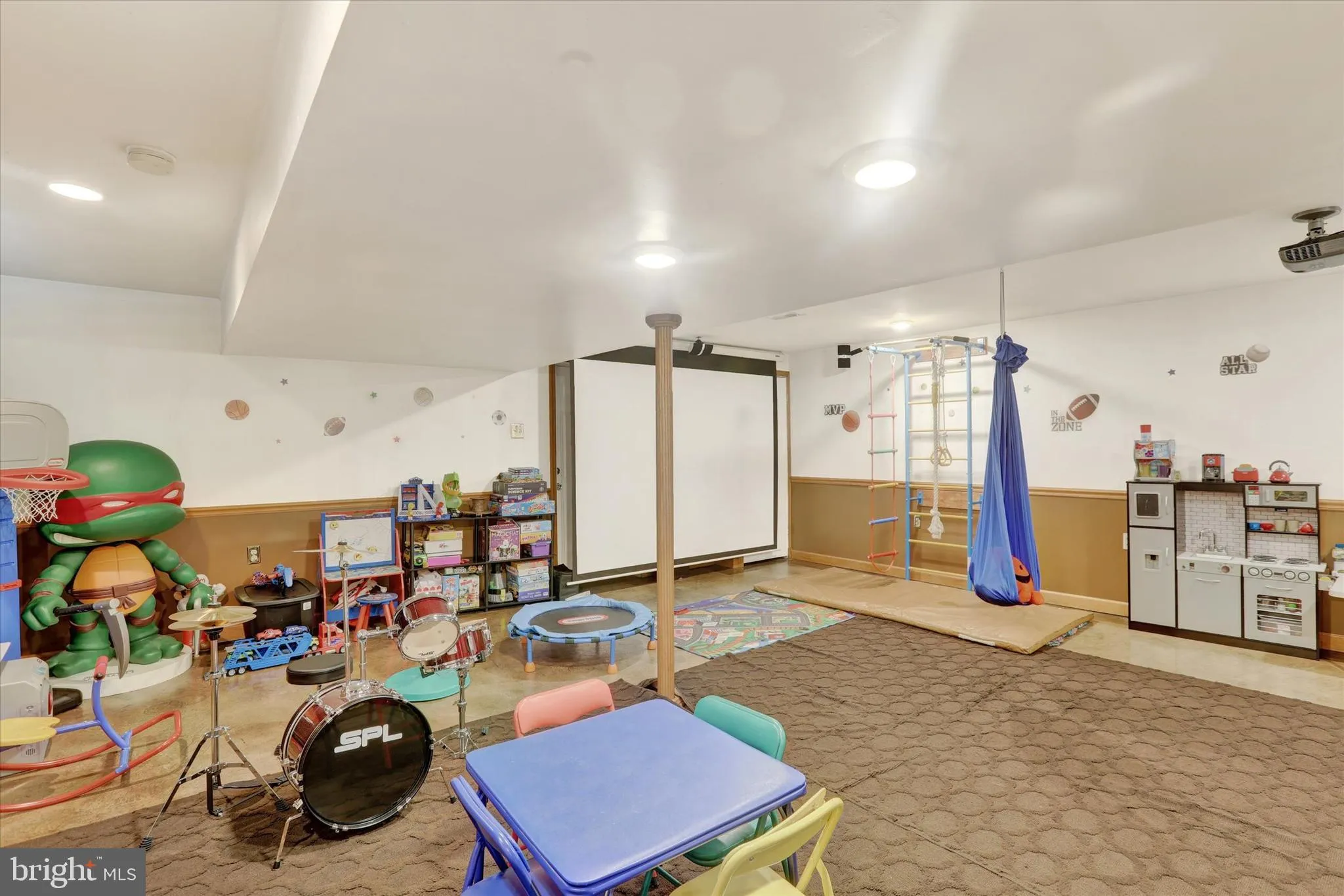 Langhorne, Pennsylvania 19047, United States, 4 Bedrooms Bedrooms, ,3 BathroomsBathrooms,Residential,Pending,131420