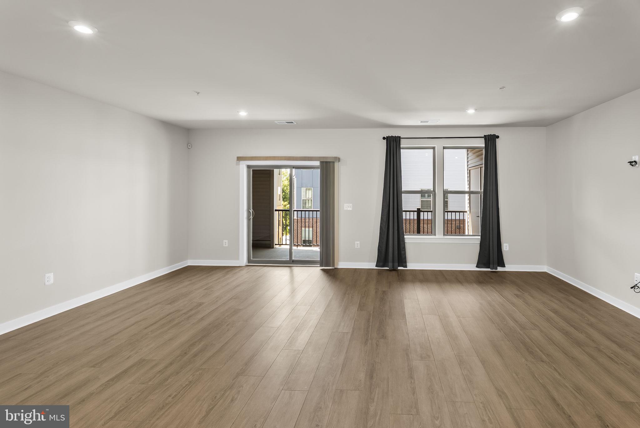 DULLES TECHNOLOGY - Residential Lease