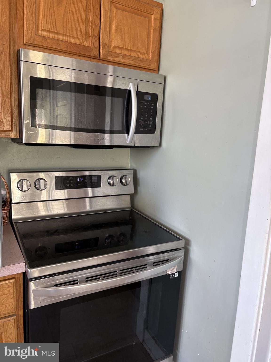 HILLCREST - Residential