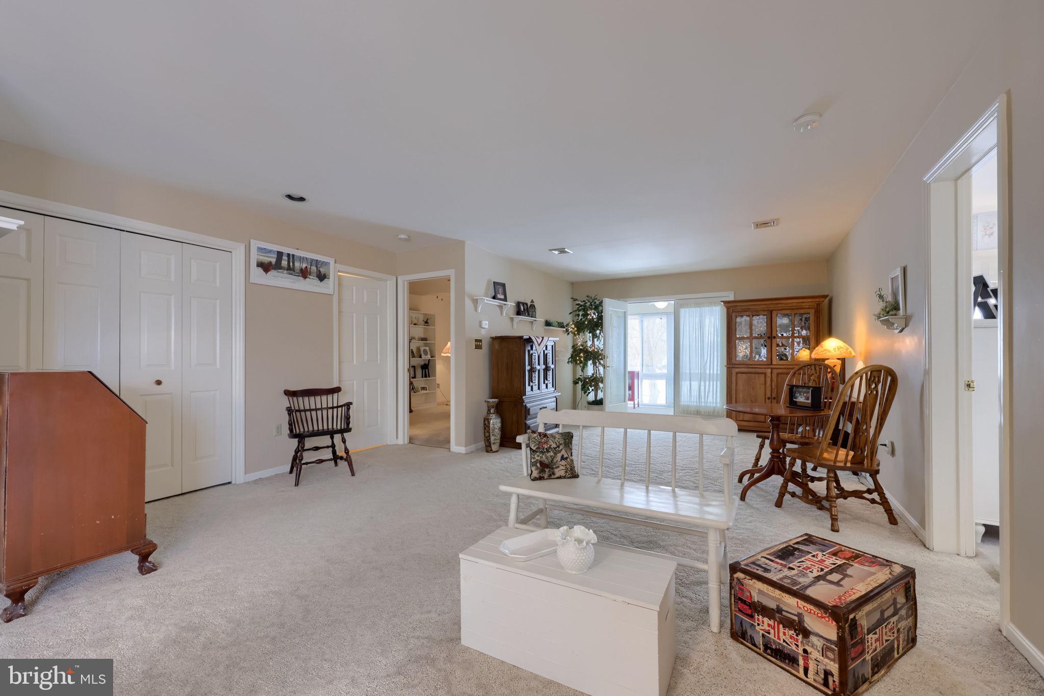 WINDSOR GARDENS - Residential