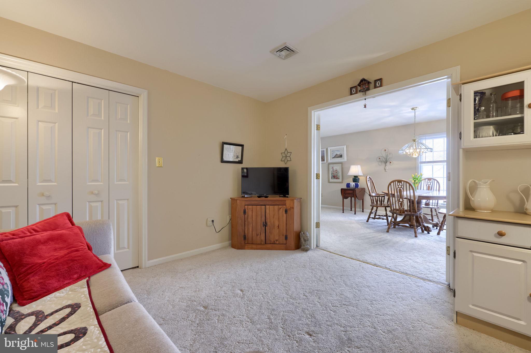 WINDSOR GARDENS - Residential