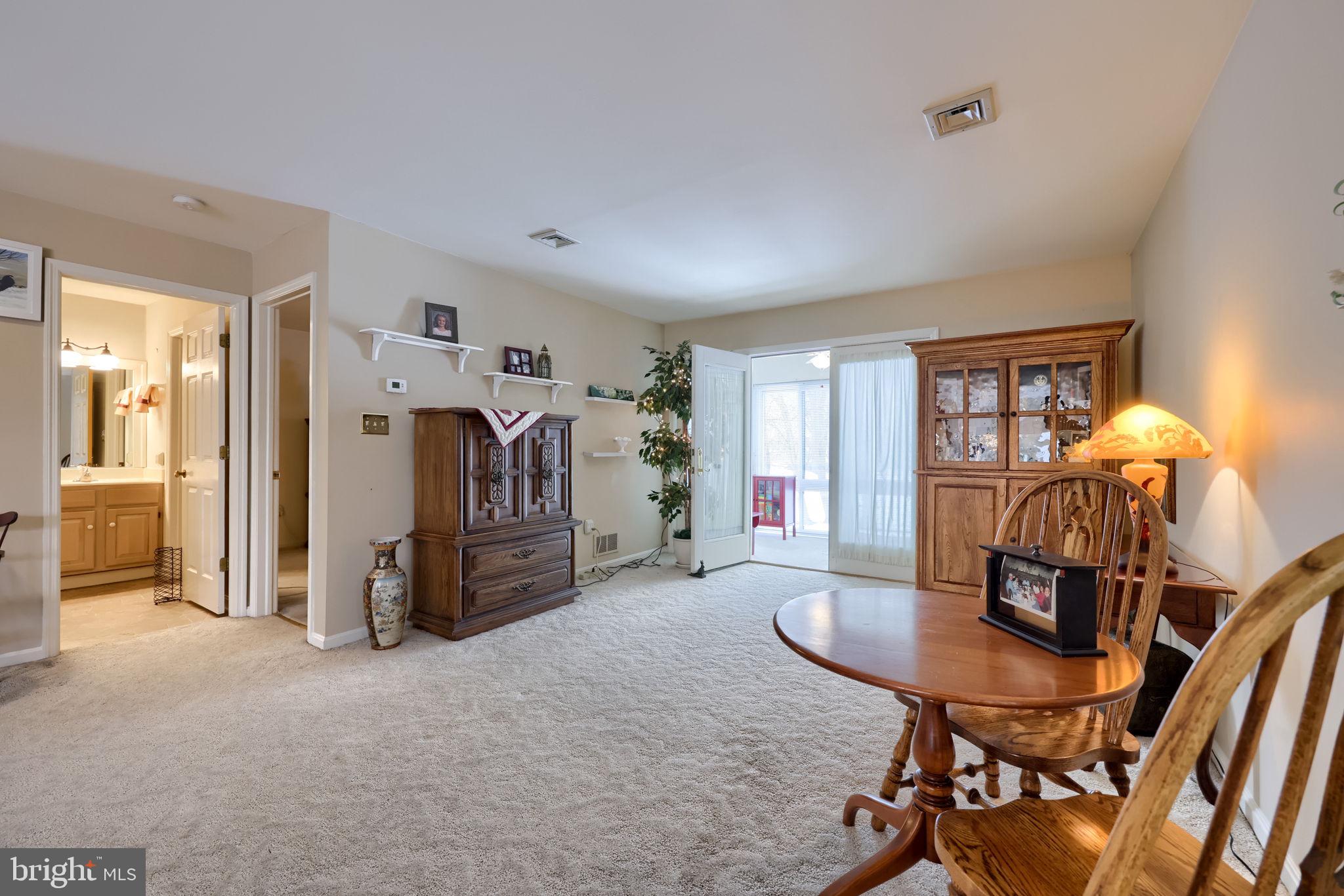 WINDSOR GARDENS - Residential