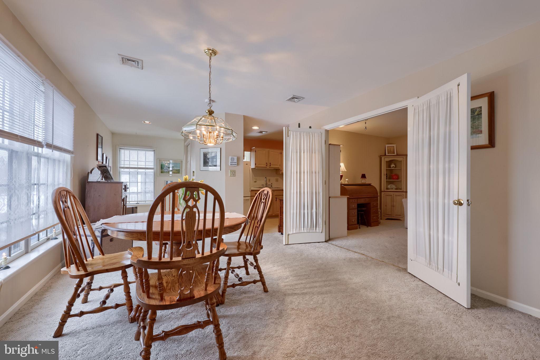 WINDSOR GARDENS - Residential