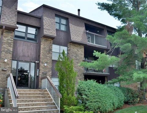 Condo For Sale - 1214 Country Mill Drive<br/> CRANBURY, NJ 08512