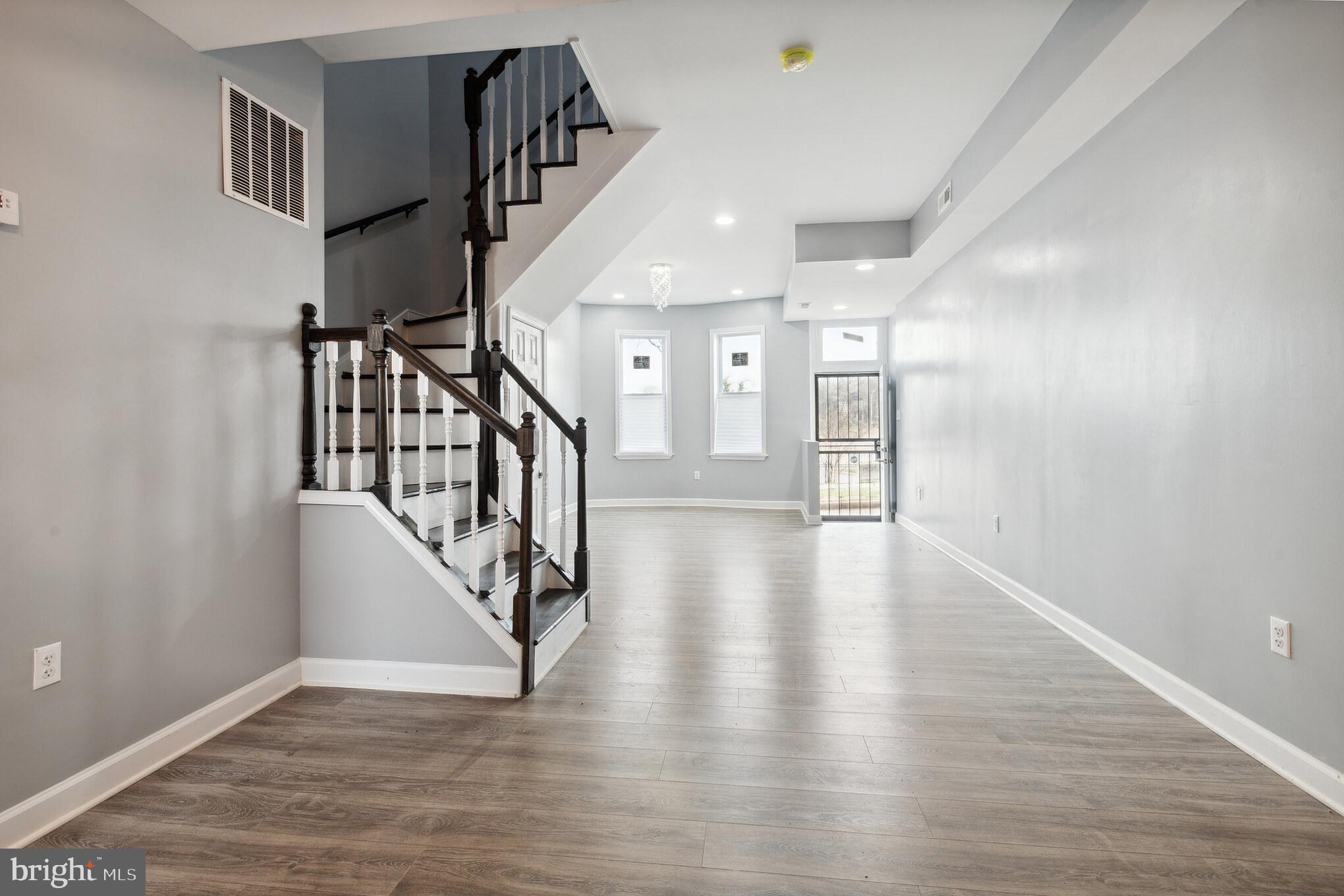 LEXINGTON - Residential Lease