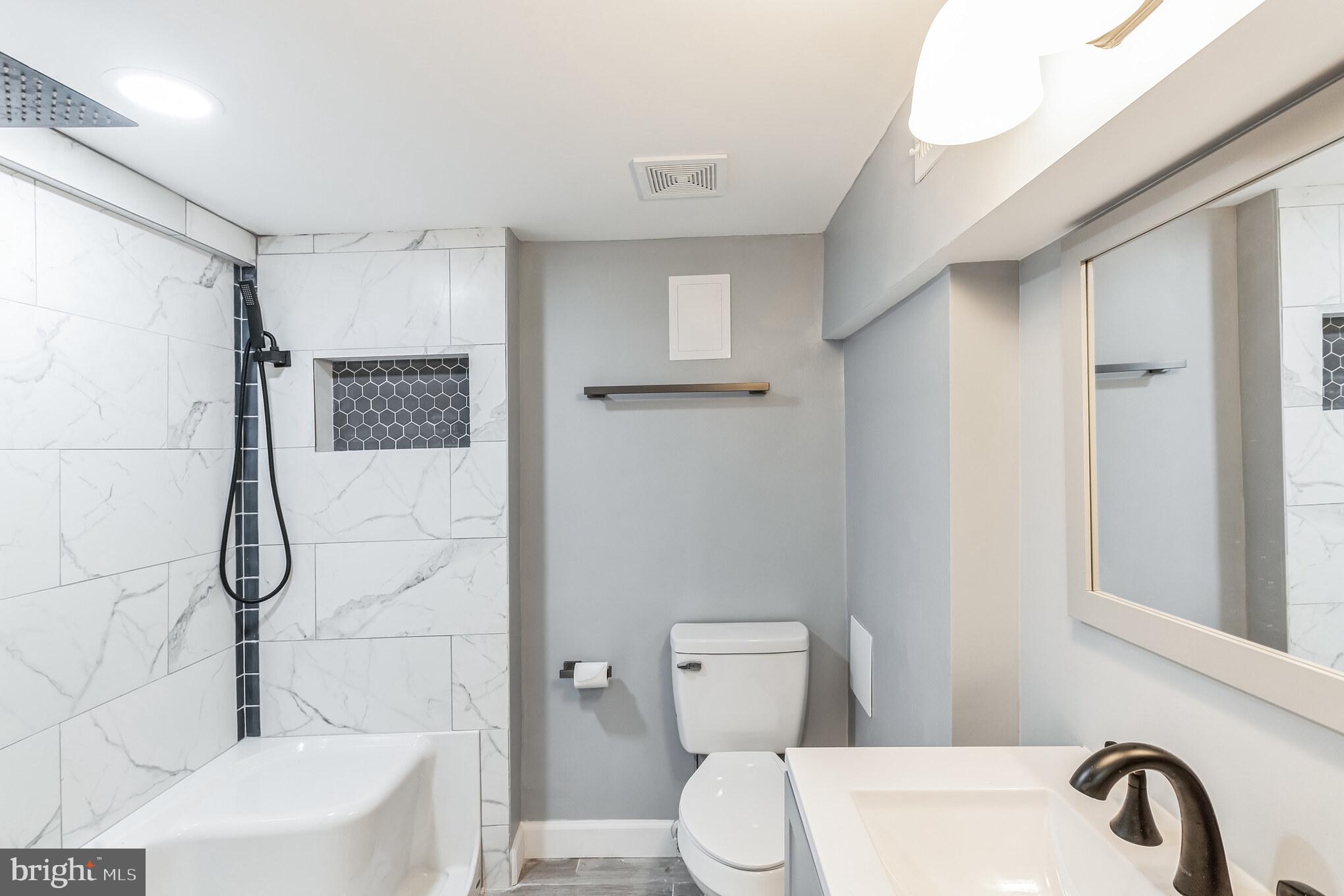 LEXINGTON - Residential Lease