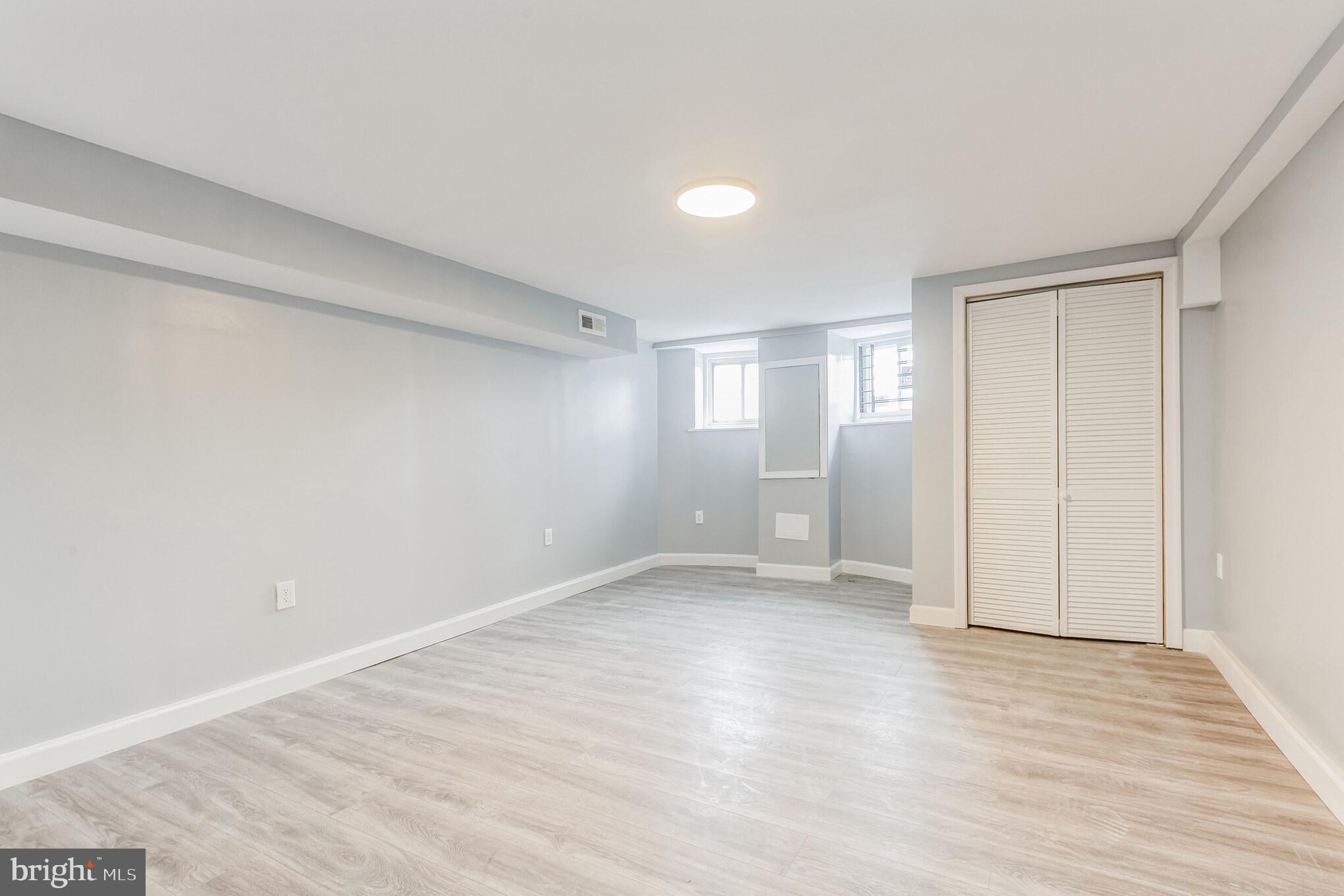 LEXINGTON - Residential Lease