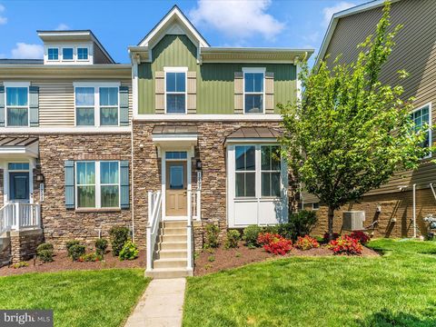 1297 VILLAGE GREEN WAY BRUNSWICK MD 21716